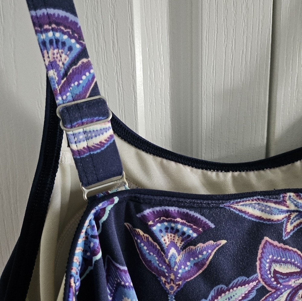 Lands' End Women's Floral Swim Bathing Suit Top Size 18W. - Picture 9 of 10